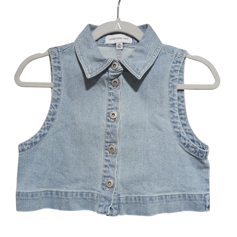 Something Navy Denim Vest XS Sleeveless Button Down Cropped Light Wash